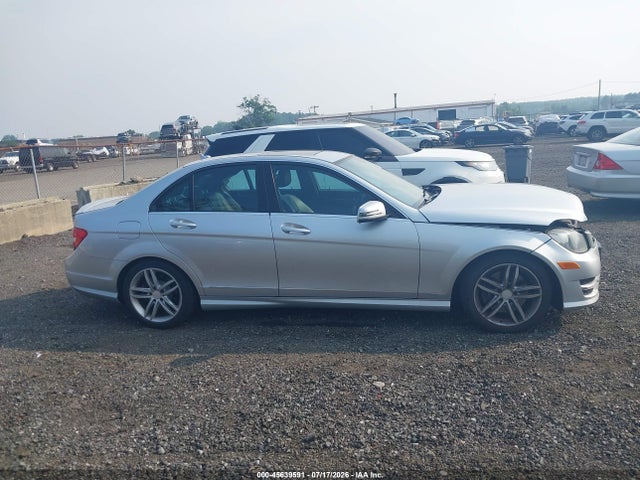 2014 Mercedes-benz C 300 Sport 4matic მანქანა იყიდება აუქციონზე, vin: WDDGF8AB1EG185398, აუქციონის ნომერი: 45639591