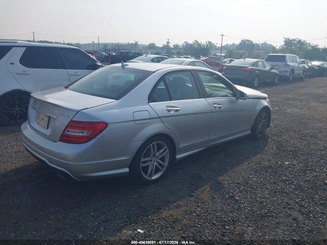 2014 Mercedes-benz C 300 Sport 4matic მანქანა იყიდება აუქციონზე, vin: WDDGF8AB1EG185398, აუქციონის ნომერი: 45639591