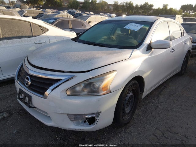 Nissan Altima 2.5 S 2015 1N4AL3AP0FC268424 Image 2