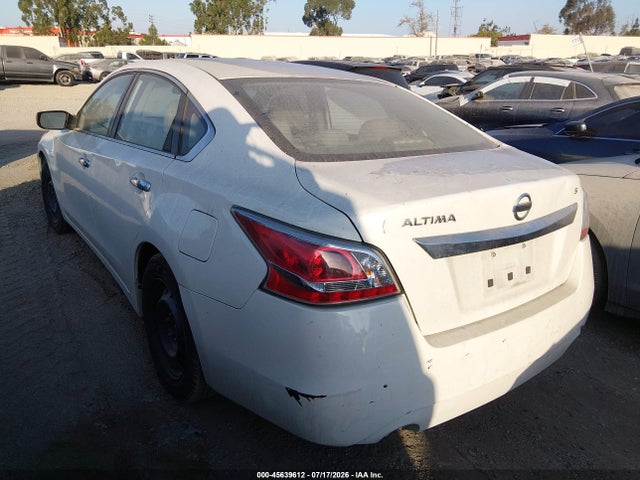 Nissan Altima 2.5 S 2015 1N4AL3AP0FC268424 Image 3