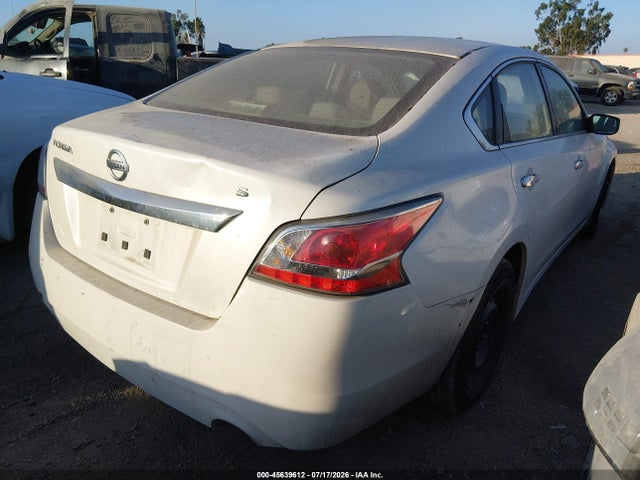 Nissan Altima 2.5 S 2015 1N4AL3AP0FC268424 Image 4