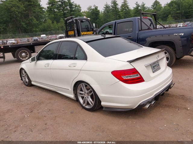 45639635 :رقم المزاد ، WDDGF8BB3CA693743 vin ، 2012 Mercedes-benz C 300 Luxury 4matic/sport 4matic مزاد بيع