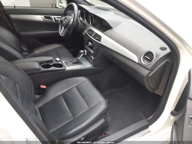 45639635 :رقم المزاد ، WDDGF8BB3CA693743 vin ، 2012 Mercedes-benz C 300 Luxury 4matic/sport 4matic مزاد بيع
