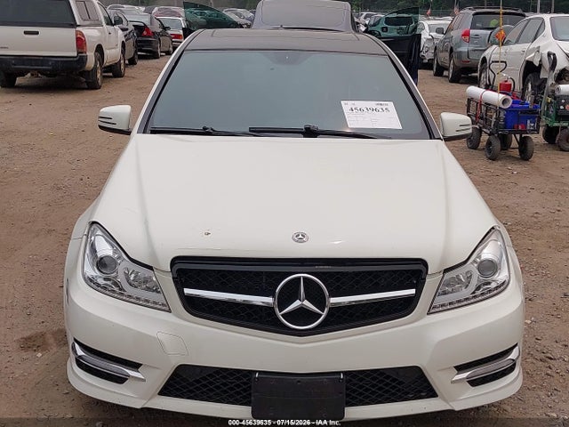 45639635 :رقم المزاد ، WDDGF8BB3CA693743 vin ، 2012 Mercedes-benz C 300 Luxury 4matic/sport 4matic مزاد بيع