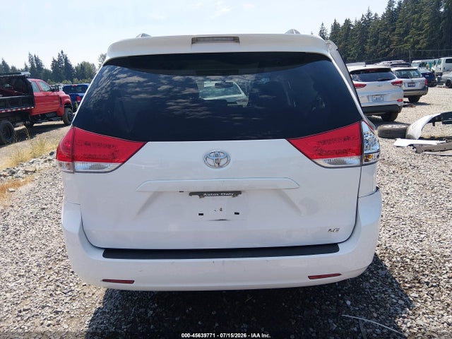 5TDKK3DC0ES414487 Toyota Sienna Le V6 8 Passenger