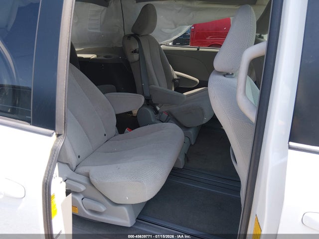 5TDKK3DC0ES414487 Toyota Sienna Le V6 8 Passenger