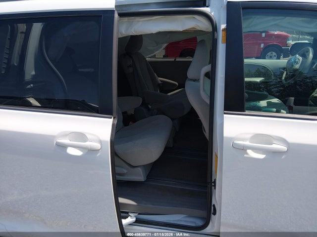 5TDKK3DC0ES414487 Toyota Sienna Le V6 8 Passenger