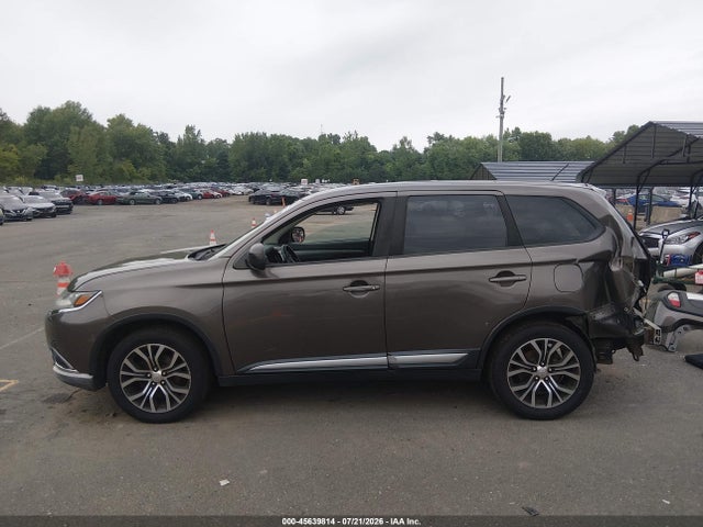 2016 Mitsubishi Outlander Es მანქანა იყიდება აუქციონზე, vin: JA4AZ3A36GZ036442, აუქციონის ნომერი: 45639814