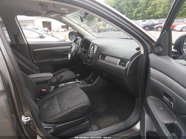 2016 Mitsubishi Outlander Es მანქანა იყიდება აუქციონზე, vin: JA4AZ3A36GZ036442, აუქციონის ნომერი: 45639814