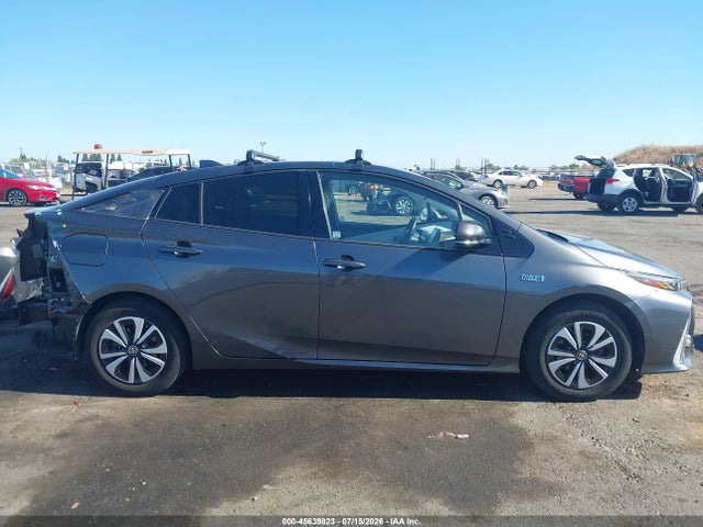 Toyota Prius Prime Advanced 2017 JTDKARFP3H3038976 Image 14