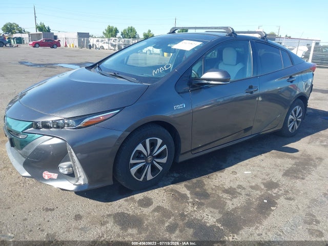 Toyota Prius Prime Advanced 2017 JTDKARFP3H3038976 Image 2