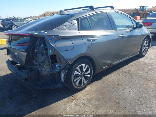 Toyota Prius Prime Advanced 2017 JTDKARFP3H3038976 Image 4