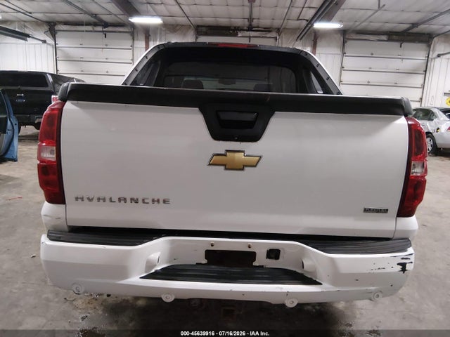 45639916 :رقم المزاد ، 3GNTKGE32BG213282 vin ، 2011 Chevrolet Avalanche 1500 Ltz مزاد بيع