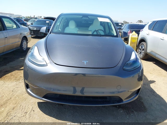 2023 Tesla Model Y Awd/long Range Dual Motor All-wheel Drive მანქანა იყიდება აუქციონზე, vin: 7SAYGDEE2PF892180, აუქციონის ნომერი: 45640013