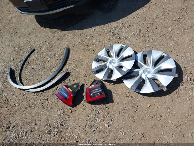 2023 Tesla Model Y Awd/long Range Dual Motor All-wheel Drive მანქანა იყიდება აუქციონზე, vin: 7SAYGDEE2PF892180, აუქციონის ნომერი: 45640013