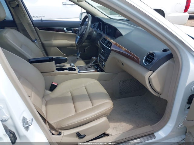 Продажа на аукционе авто 2014 Mercedes-benz C 250 Sport, vin: WDDGF4HB7ER306518, номер лота: 45640050