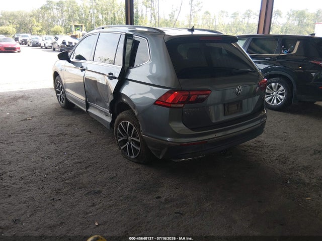 2018 Volkswagen Tiguan 2.0t Se/2.0t Sel მანქანა იყიდება აუქციონზე, vin: 3VV2B7AX2JM003442, აუქციონის ნომერი: 45640137