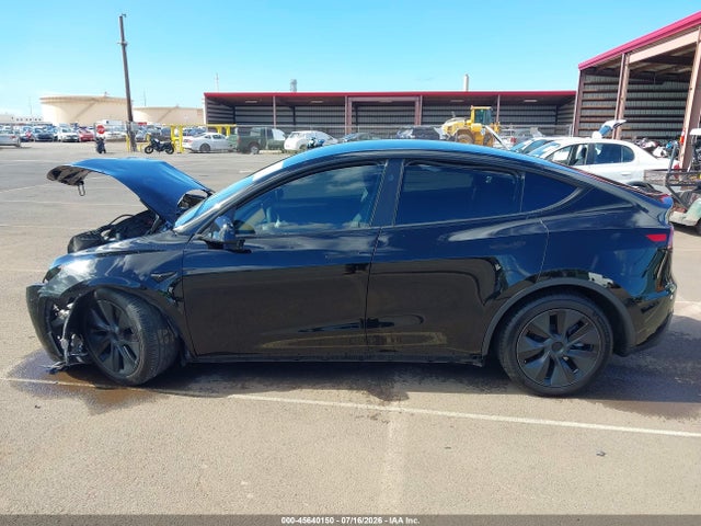 2024 Tesla Model Y Long Range Single Motor Rear-wheel Drive/rwd მანქანა იყიდება აუქციონზე, vin: 7SAYGDED4RA303184, აუქციონის ნომერი: 45640150