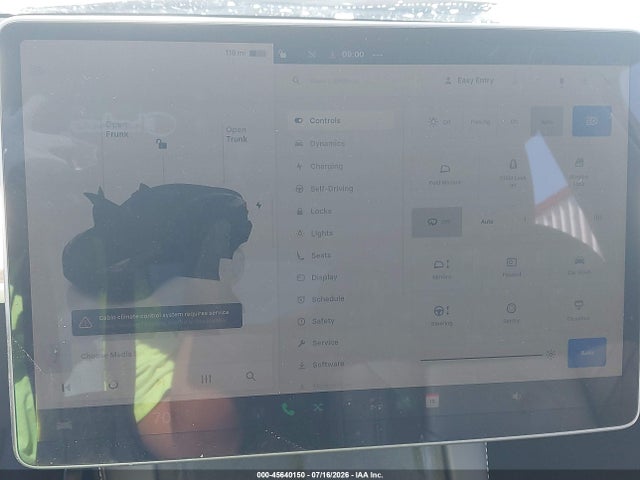 2024 Tesla Model Y Long Range Single Motor Rear-wheel Drive/rwd მანქანა იყიდება აუქციონზე, vin: 7SAYGDED4RA303184, აუქციონის ნომერი: 45640150