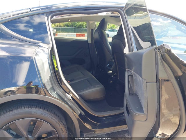 2024 Tesla Model Y Long Range Single Motor Rear-wheel Drive/rwd მანქანა იყიდება აუქციონზე, vin: 7SAYGDED4RA303184, აუქციონის ნომერი: 45640150