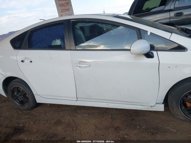 JTDKN3DU2F0459709 Toyota Prius Two
