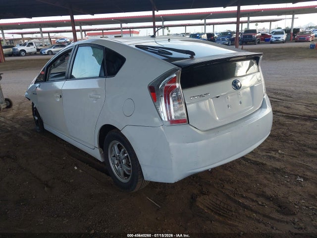 Toyota Prius Two 2015 JTDKN3DU2F0459709 Image 3