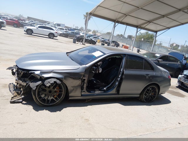 2021 Mercedes-benz Amg E 63 S 4matic+ მანქანა იყიდება აუქციონზე, vin: W1KZF8KB2MA855937, აუქციონის ნომერი: 45640447