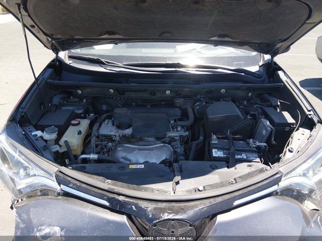 JTMZFREV7GJ066418 Toyota RAV4 LE