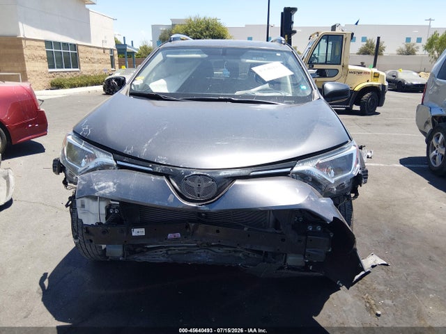 JTMZFREV7GJ066418 Toyota RAV4 LE