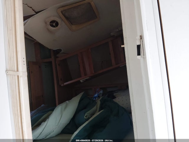 45640520 :رقم المزاد ، 1UJCJ02R025L80078 vin ، 2002 Jayco Other مزاد بيع
