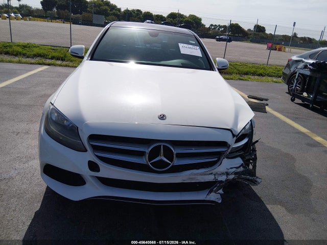 2018 Mercedes-benz C 300 მანქანა იყიდება აუქციონზე, vin: 55SWF4JB6JU240445, აუქციონის ნომერი: 45640568