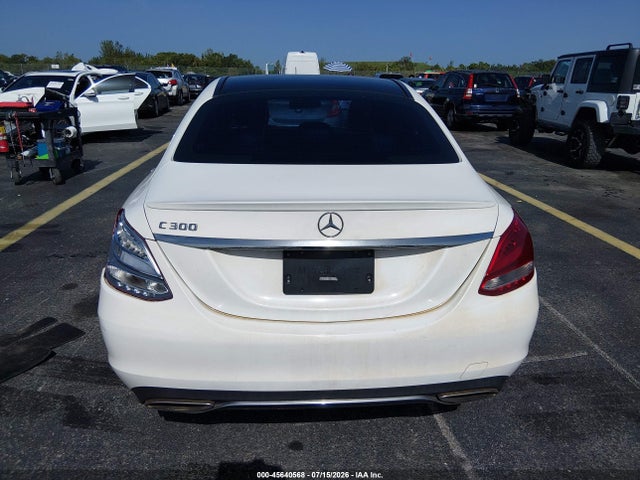 2018 Mercedes-benz C 300 მანქანა იყიდება აუქციონზე, vin: 55SWF4JB6JU240445, აუქციონის ნომერი: 45640568
