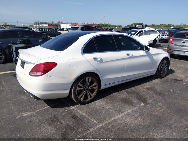 2018 Mercedes-benz C 300 მანქანა იყიდება აუქციონზე, vin: 55SWF4JB6JU240445, აუქციონის ნომერი: 45640568