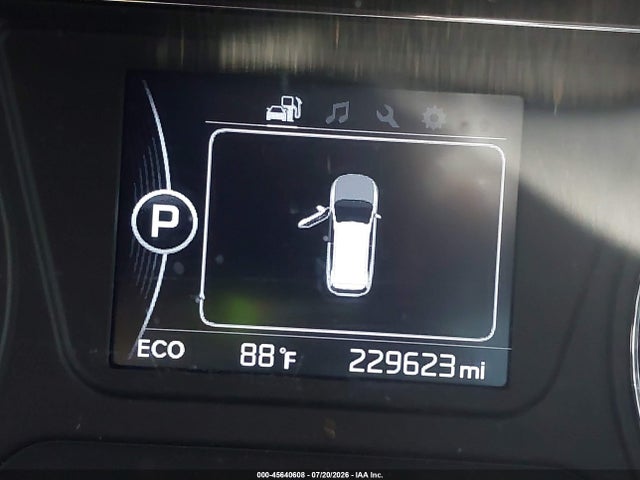 45640608 :رقم المزاد ، 5XYPGDA57JG407773 vin ، 2018 Kia Sorento 3.3l Lx مزاد بيع