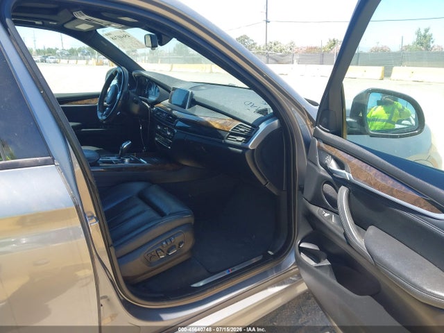 45640748 :رقم المزاد ، 5UXKS4C58F0N08452 vin ، 2015 Bmw X5 Xdrive35d مزاد بيع