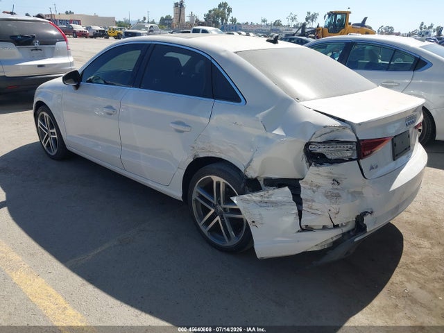 Audi A3 40 Premium/40 Titanium Premium 2019 WAUAUGFF5K1014614 Image 3