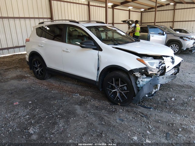 Toyota RAV4 SE 2017 JTMJFREV4HJ700220 головне зображення