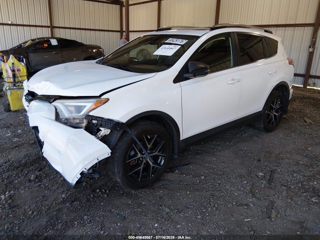 Toyota RAV4 SE 2017 JTMJFREV4HJ700220 Image 2