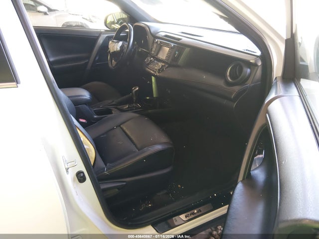 Toyota RAV4 SE 2017 JTMJFREV4HJ700220 Image 5