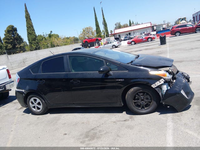 Toyota Prius Four 2014 JTDKN3DU5E1826871 Image 17
