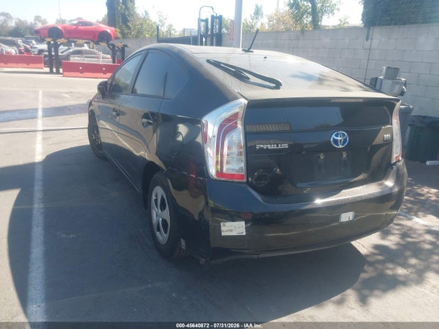 Toyota Prius Four 2014 JTDKN3DU5E1826871 Image 3