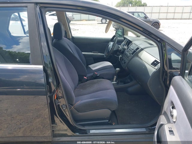 2008 Nissan Versa 1.8 S მანქანა იყიდება აუქციონზე, vin: 3N1BC11E48L364956, აუქციონის ნომერი: 45640899