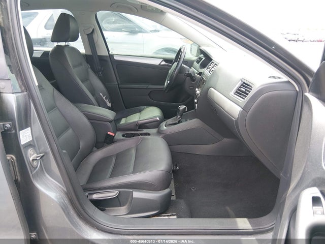 45640913 :رقم المزاد ، 3VWLZ7AJ4BM378578 vin ، 2011 Volkswagen Jetta 2.5l Sel مزاد بيع