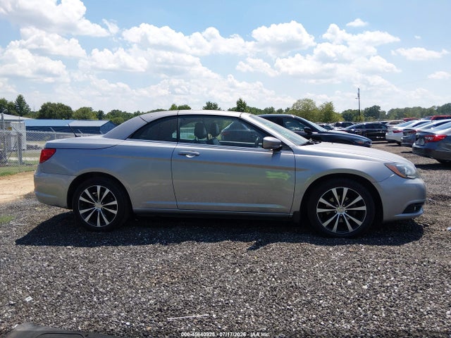 45640925 :رقم المزاد ، 1C3BCBGG2DN684996 vin ، 2013 Chrysler 200 S مزاد بيع