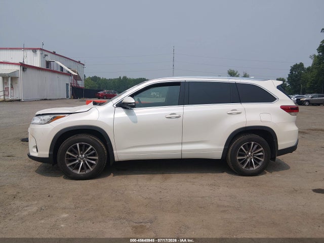 Продаж на аукціоні авто 2018 Toyota Highlander Xle, vin: 5TDJZRFH0JS869501, номер лоту: 45640945