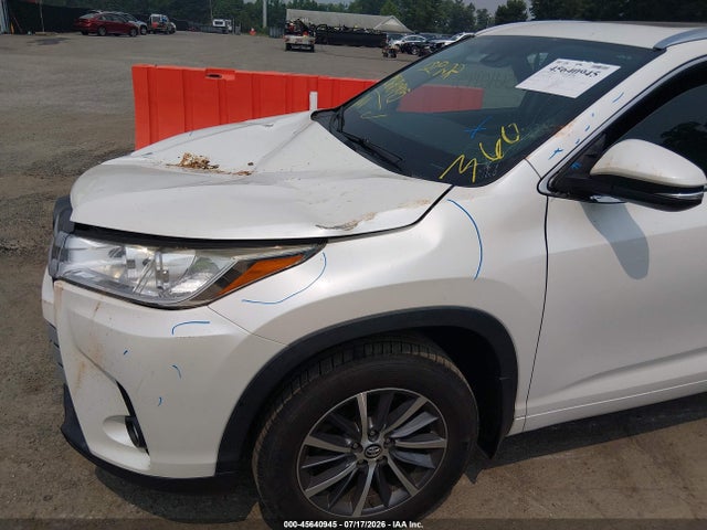 Продаж на аукціоні авто 2018 Toyota Highlander Xle, vin: 5TDJZRFH0JS869501, номер лоту: 45640945