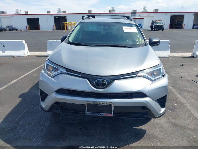 Toyota RAV4 LE 2018 2T3ZFREV2JW455363 Image 13