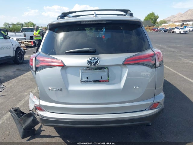Toyota RAV4 LE 2018 2T3ZFREV2JW455363 Image 17