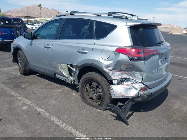 Toyota RAV4 LE 2018 2T3ZFREV2JW455363 Image 3