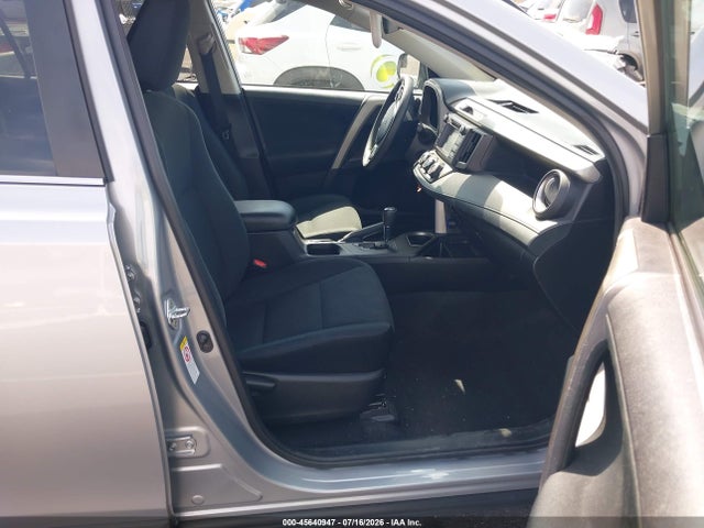 Toyota RAV4 LE 2018 2T3ZFREV2JW455363 Image 5